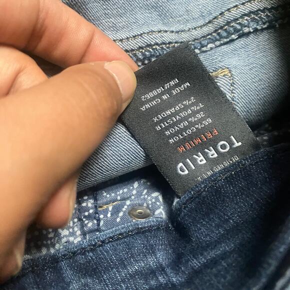 Torrid Medium Wash Blue Distressed Denim Stretch Jegging Jeans Women's Size 22 - Picture 7 of 7